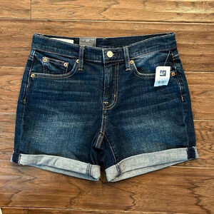 GAP 5”  Mid Rise  Low Stretch Shorts